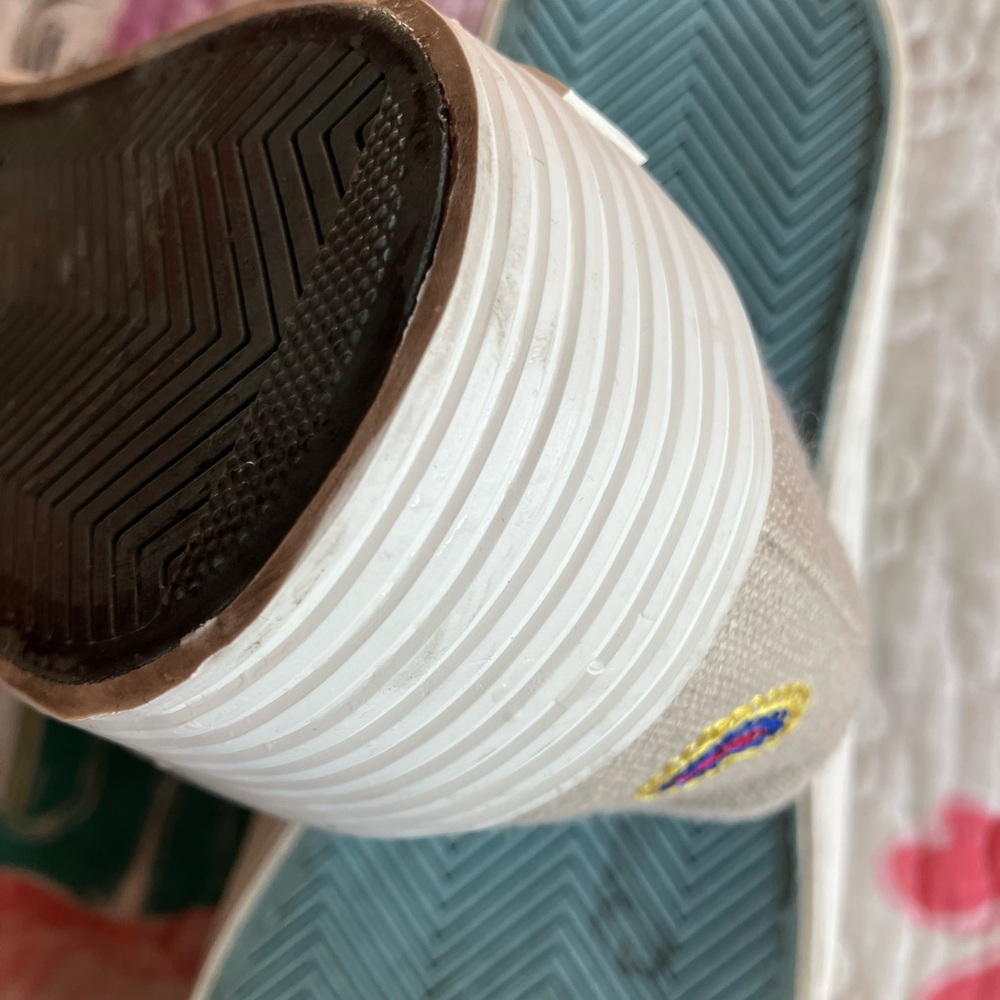SeaVees Monterey Cream Platform Sneakers with Colorful Hearts  Embroidery SZ 9 - Picture 5 of 5